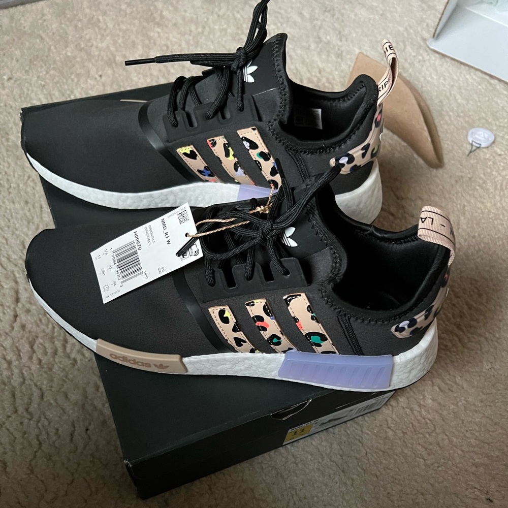 Adidas nmd r1 leopard